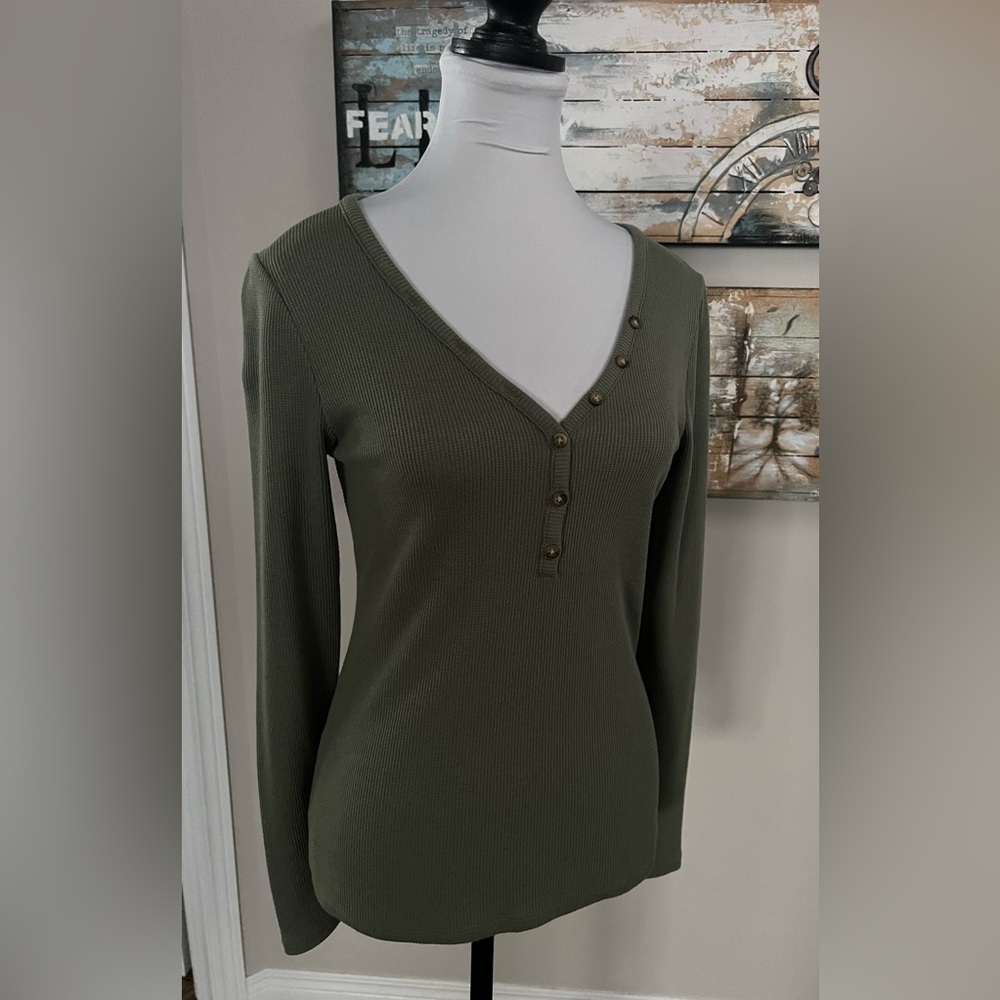 American Eagle Waffle Knit Long Sleeve Henley